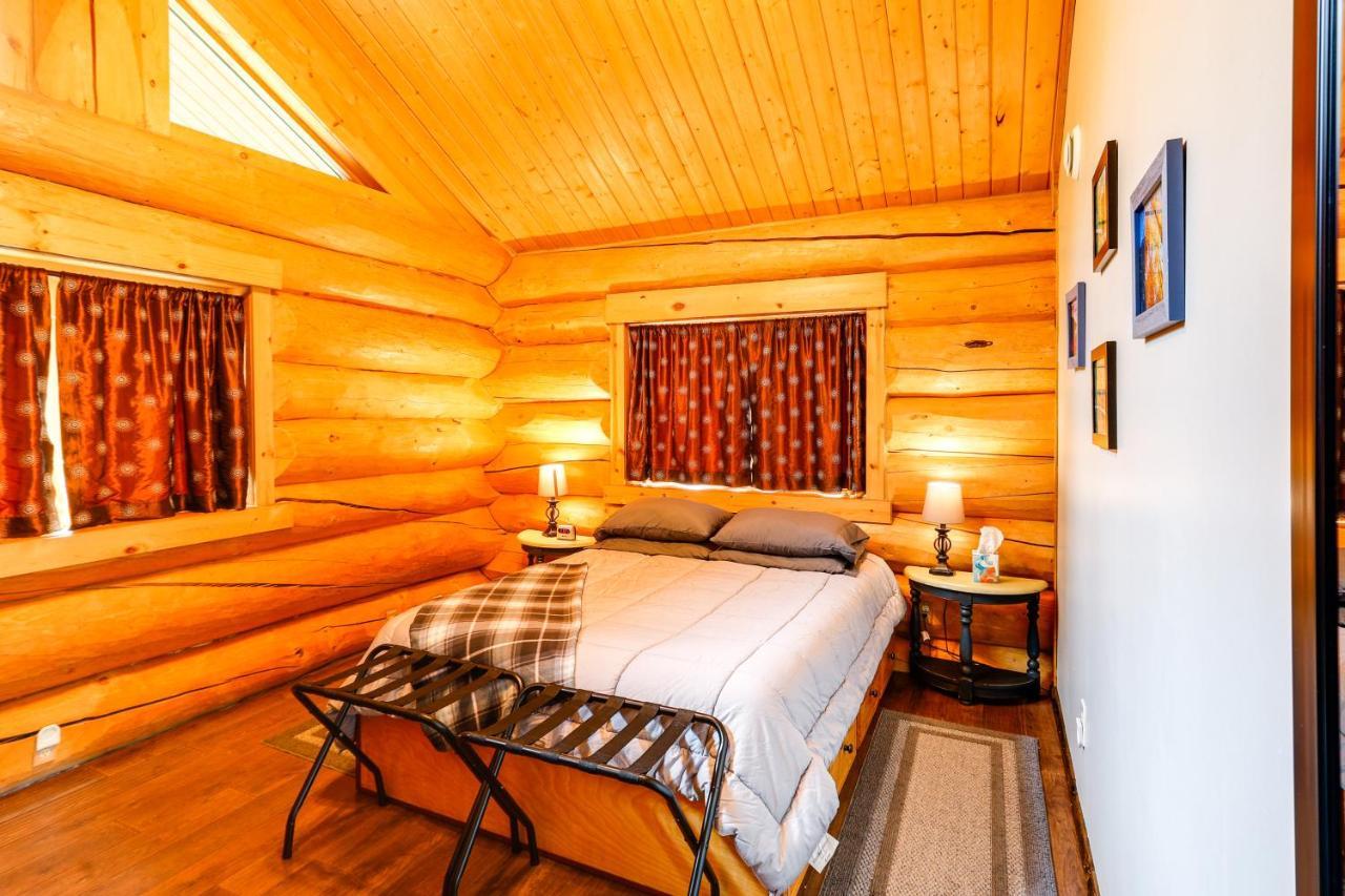 Riverside Log Cabin On-Site Aurora Viewing! North Pole エクステリア 写真